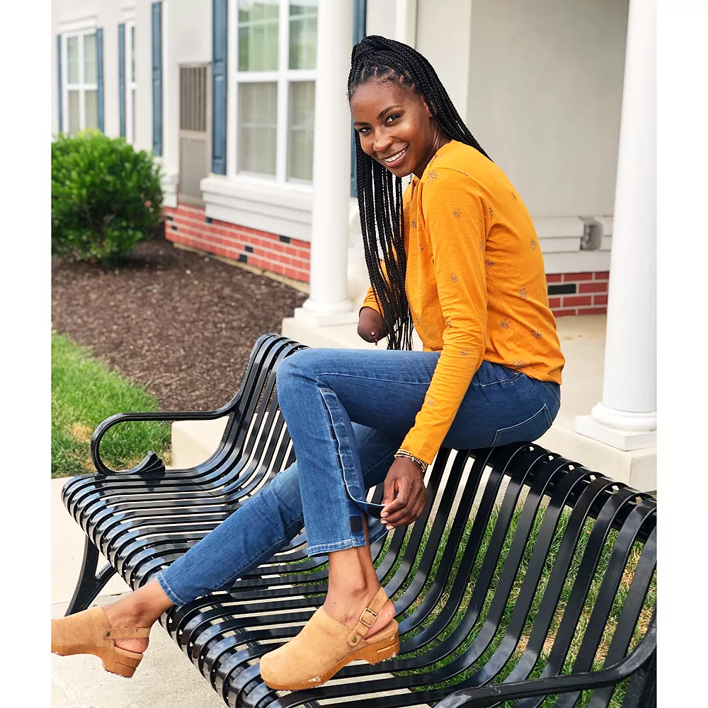 Women's Sonoma Goods For Life® Adaptive & Easy Dressing Mid-Rise Straight Leg Jean 9 Women's Sonoma Goods For Life® Adaptive & Easy Dressing Mid-Rise Straight Leg Jean - Image 7